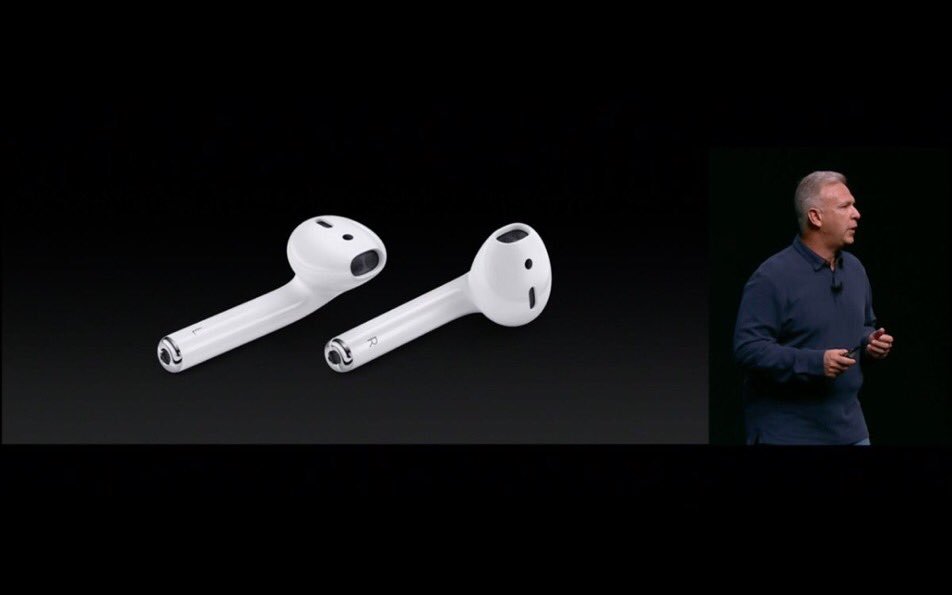 TheRealJackDee's tweet image. The new Apple earphones look like the old Apple earphones after a toddler has played with them.
