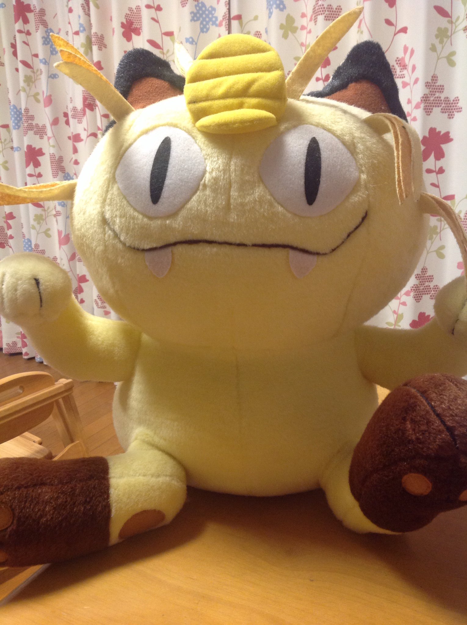 Nao 8 大阪ポケセンで買ったニャース実物大 何年前 遥か昔 これが欲しくてわざわざ大阪ポケセンまで行った ニャース ポケモン T Co Wvkl2w9efy Twitter