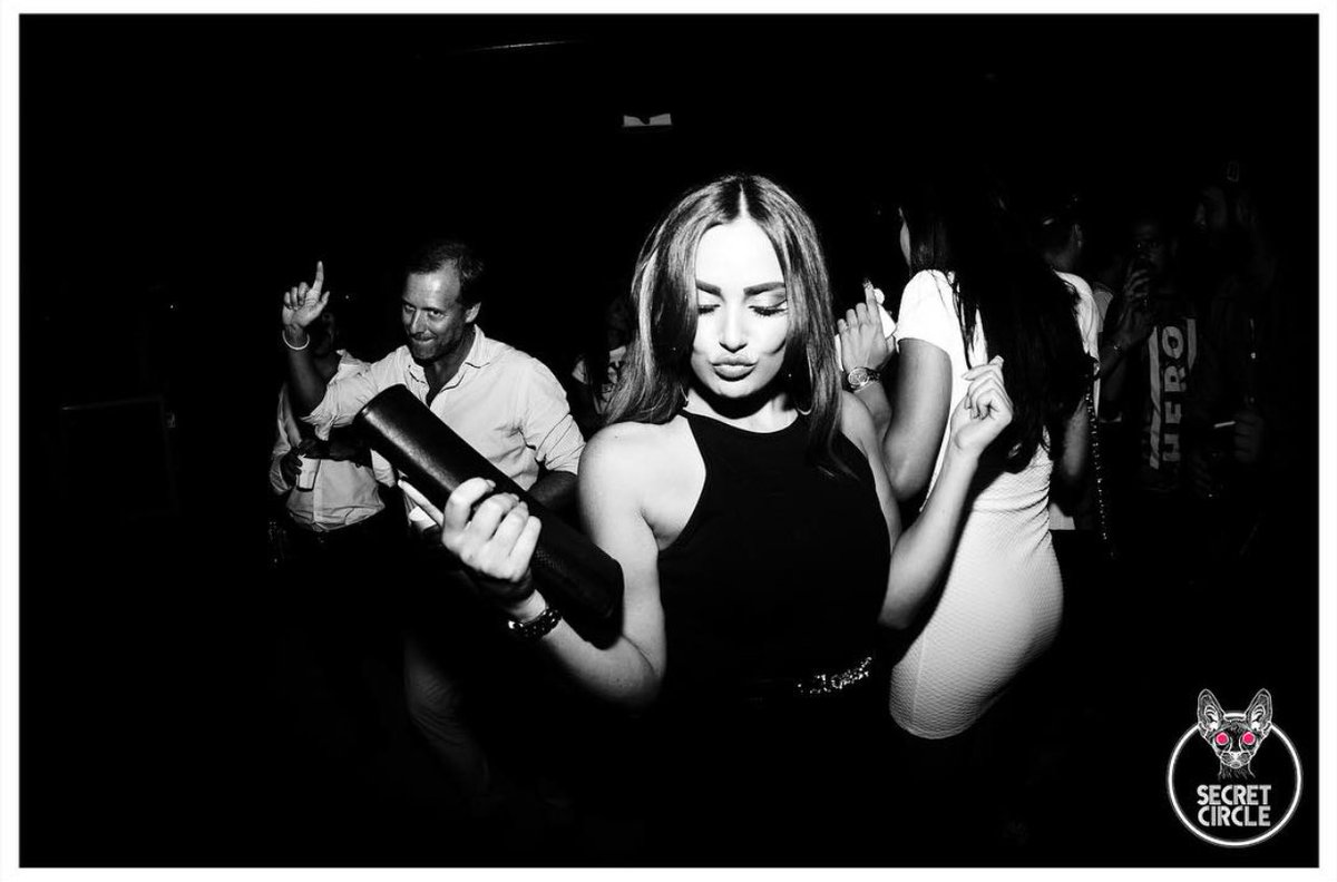 SecretCircleDXB's tweet photo. The Music got me like.. 🙌
#SecretCircle #MyDubai #Love #Underground #HouseMusic #Techno #Family https://t.co/uPDhhI4yY2