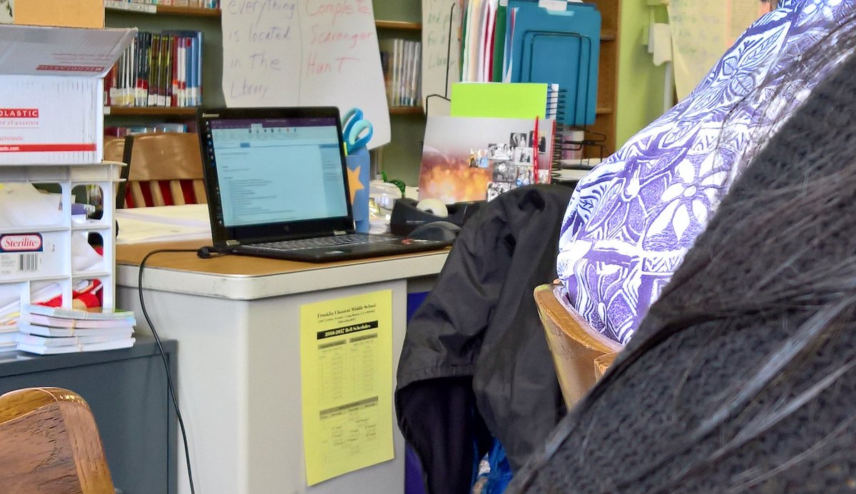 AndrewNRoxanna's tweet photo. At a staff meeting, looks like I have a new #OneNote convert at my school π #MIEExpert #OneNoteFTW #MSFTEDU https://t.co/GyqUAZwD5a