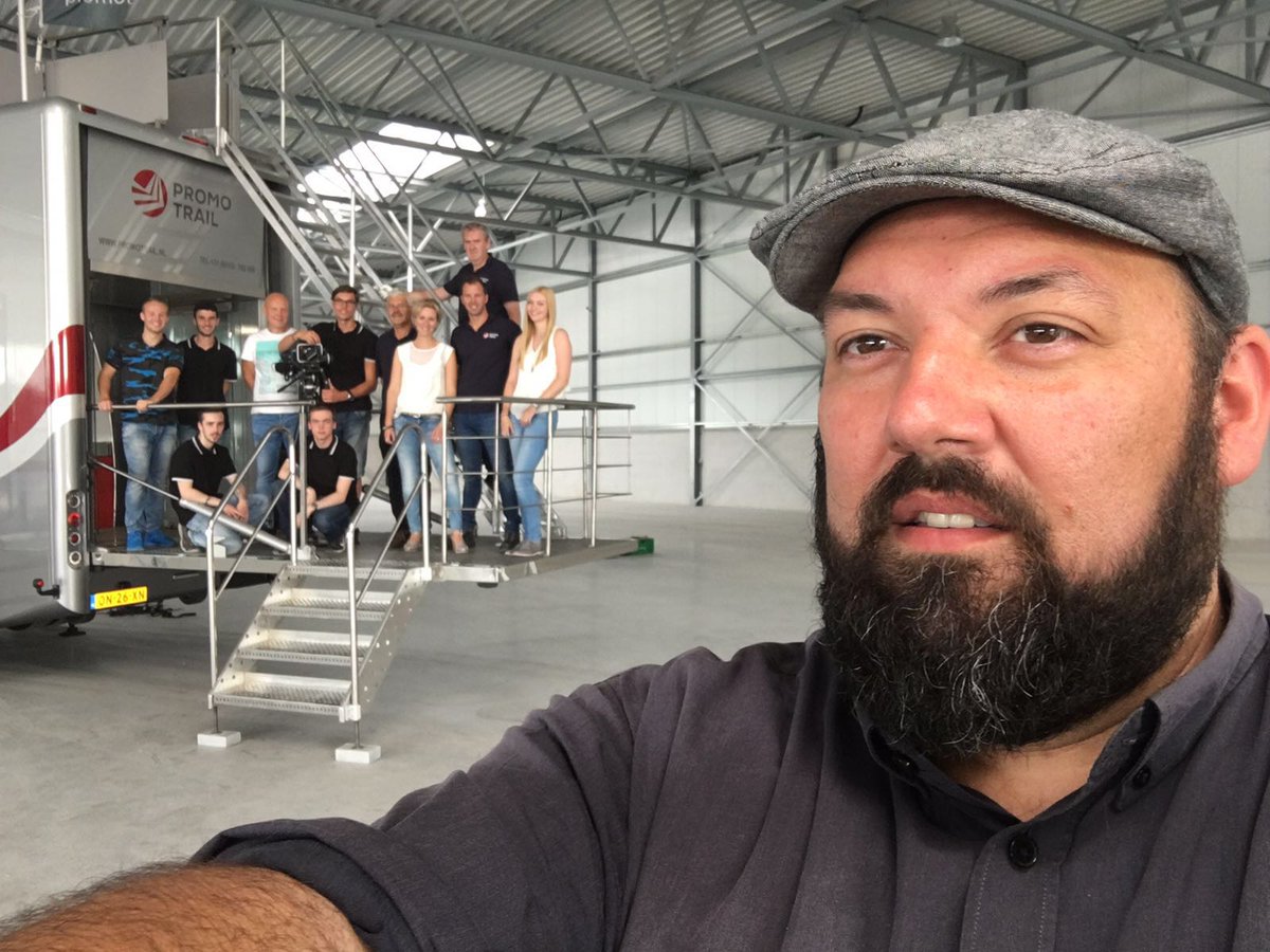 Promotrail's tweet image. De Film Makelaar en PromoTrail B.V. op de set! Zie binnenkort het resultaat van onze PROMOtrail film...