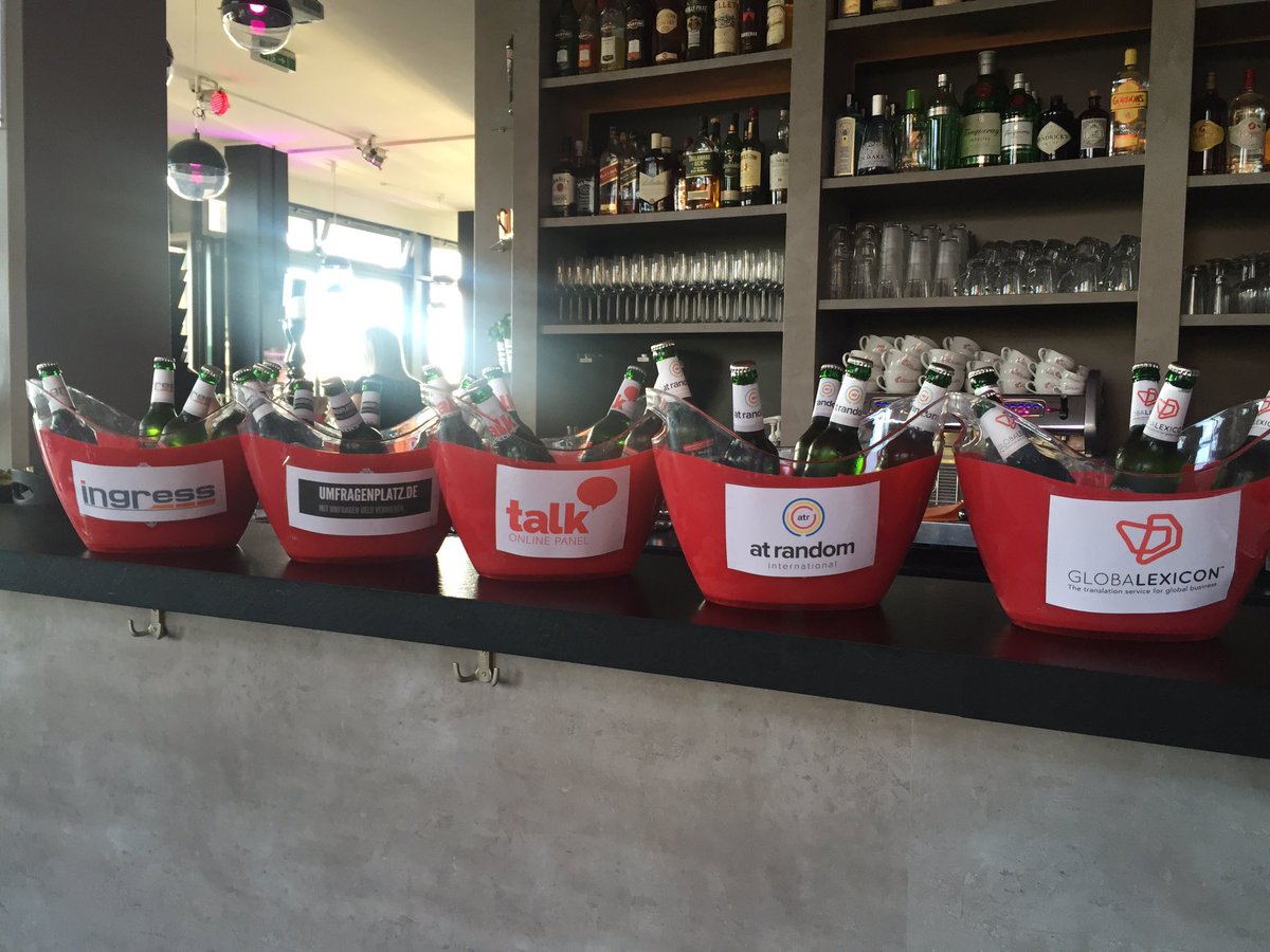 Sponsors beers at the ready! <a href="/TheResearchClub/">The Research Club</a> if you're in Hamburg tonight pop in and say hi 🙋 #rclub