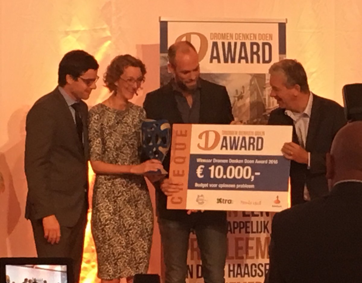 ondernemerspldh's tweet photo. Flex Stagiair wint de ddd award 2016! Gefeliciteerd! #OPDH2016 https://t.co/BeW4i3q8Oc