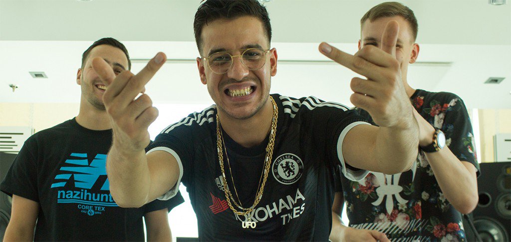 Ufo361 mit dem Snippet zu seinem neuen Mixtape "Ich bin 2 Berliner" 16bars.de/media/86567/uf… <a href="/Ufo361/">Abbas</a> <a href="/BrokeBoysBerlin/">Broke Boys</a>