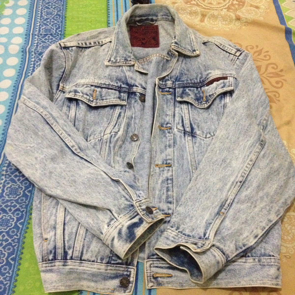Jaket jeans 350k size L, yuk sikattt!!!