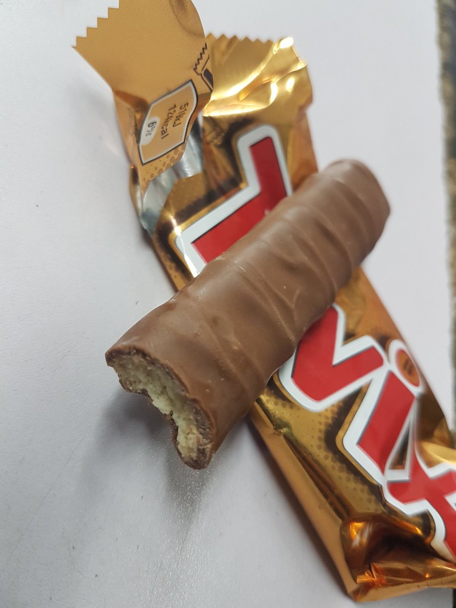 TWIX on Twitter: "@gulam_v Hi, we're sorry for your experience. Please call us at 1800407112121, or E-mail us on Mars.india.chocolates@effem.com." / Twitter
