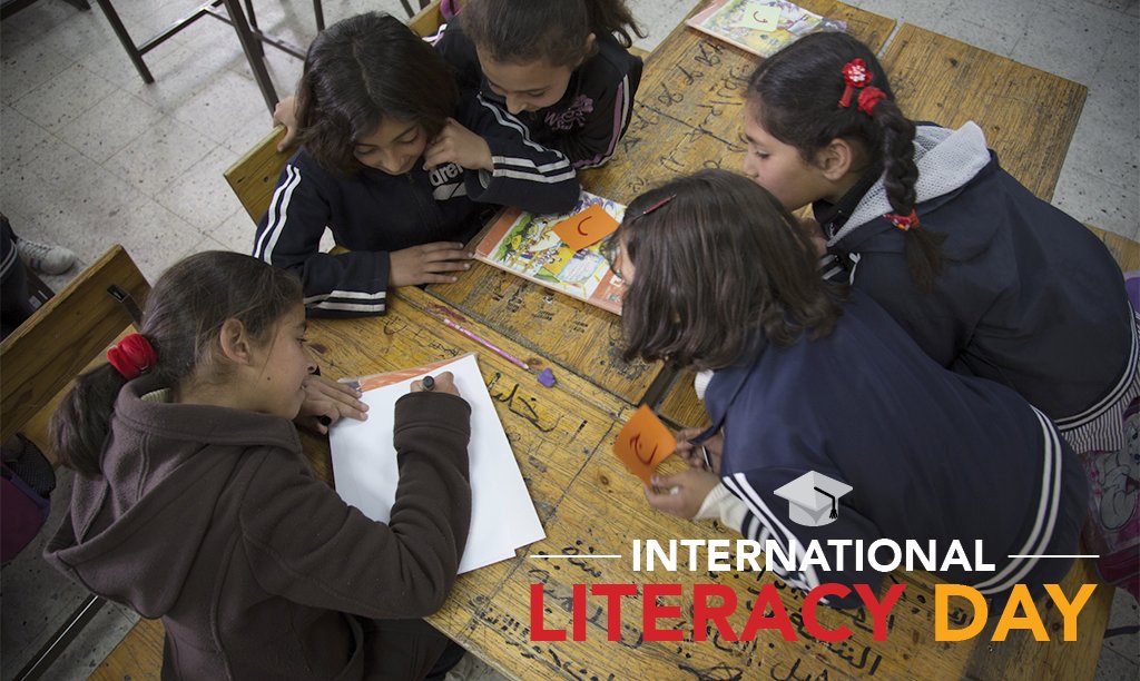 RightToPlayNL's tweet photo. Hoe belangrijk is lezen en schrijven wel niet?#InternationalLiteracyDay #lezen #schrijven #leren #spelen https://t.co/5Wk2n6opiu