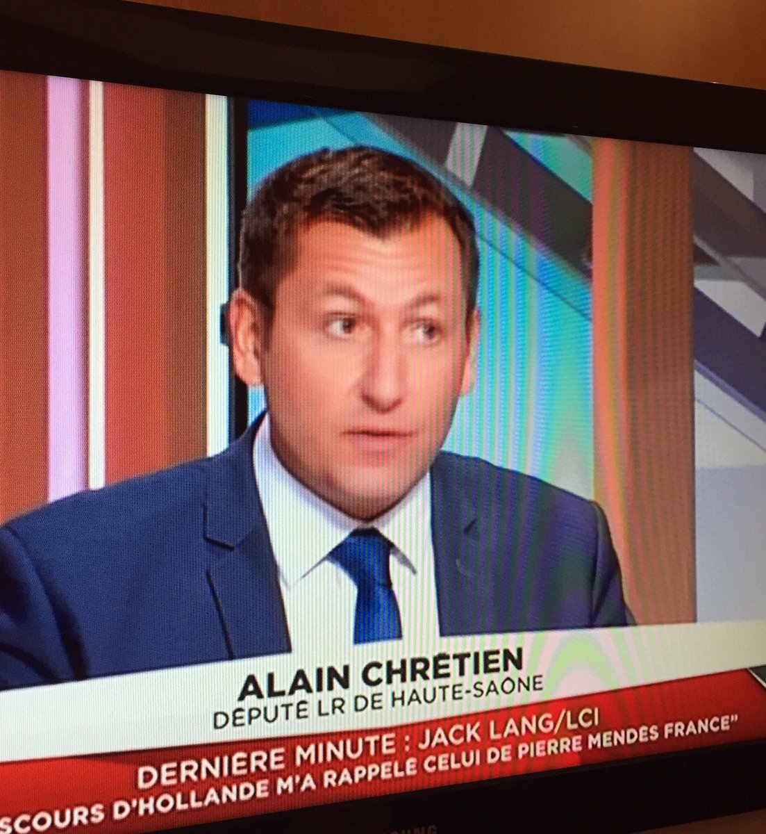 non cumul des mandats dans le temps proposition faite depuis d mois par <a href="/BrunoLeMaire/">Bruno Le Maire</a> #Wagram