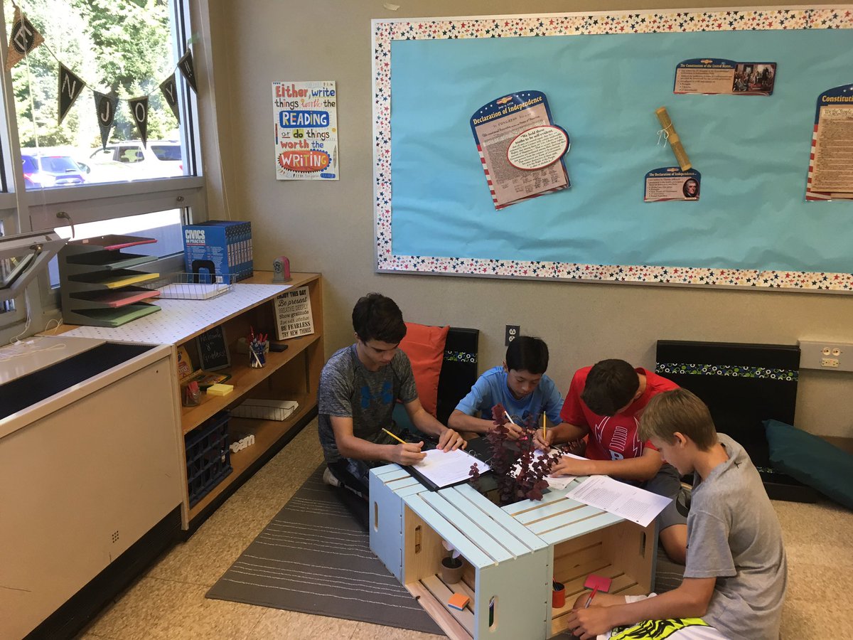 ktraf1's tweet photo. Collaborating in the new makerspace! #EMSchat @WPSEisenhower @wyckoffschools https://t.co/Bpm4IiTYTv