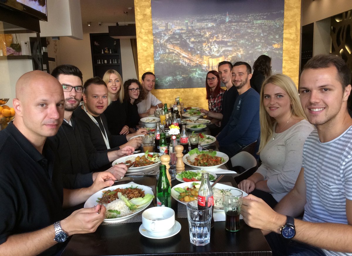 APIknowsIT's tweet photo. Today our colleagues enjoyed a yummy lunch while celebrating their top performance in August.
#APIknowsIT #APLunch https://t.co/igcIbQCQdj
