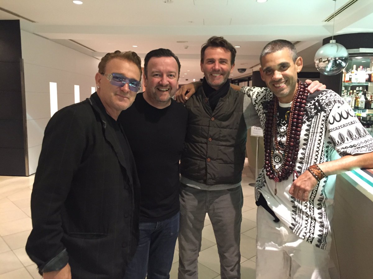 rickyslookalike's tweet photo. I night out in Oz with Obama, Cruise, Bono and Posh, I can't cope lol 😱 #lookalikes https://t.co/wbJWfNcbmy