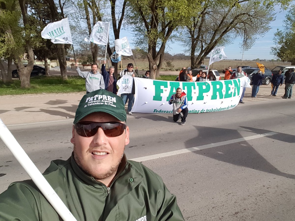 RobertoZorriOk's tweet photo. AHORA. FATPREN Exigiendo Plus Pataginico en La Pampa con compañe@s de la Inter Sindical. VAMOOO los Trabajadoresss!! https://t.co/dgSvQyDjTz