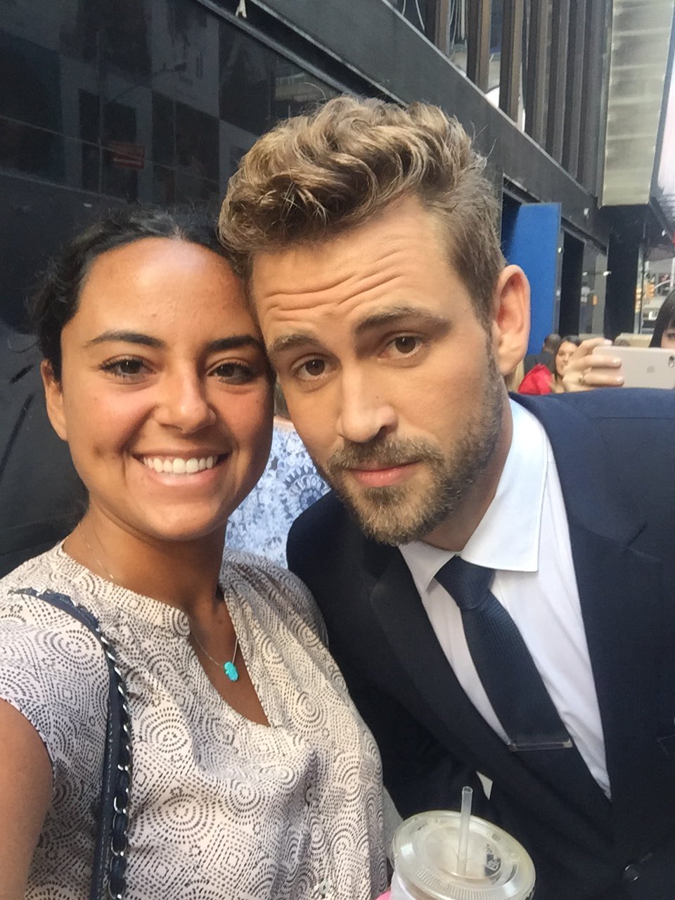 la - Bachelor 21 - Nick Viall -  FAN Forum - *Sleuthing Spoilers* #20 - Page 45 Cr1bK4lXEAAhS3w