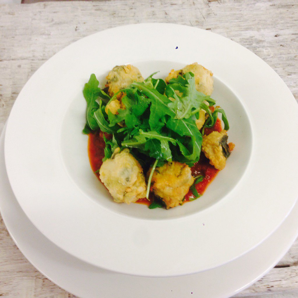 SaffronTruro's tweet photo. Goals cheese and spinach polenta fries ,warm tomato and roast pepper salsa with basil dressed rocket-yum https://t.co/3Gt5Yyb88m