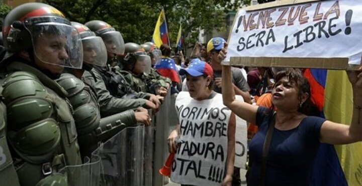 justodioslibre's tweet image. A mi me ordena la razón, a ti te ordena un Coronel, si nuestra lucha es de Cartón la de ustedes es de papel. #8Sp