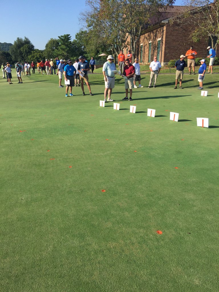 UTTurfPath's tweet photo. Crowd assembling for #UTTurfFD16 ready to tell folks about fungicide programs for Ultradwarf putting greens. https://t.co/9xtiuiJrys