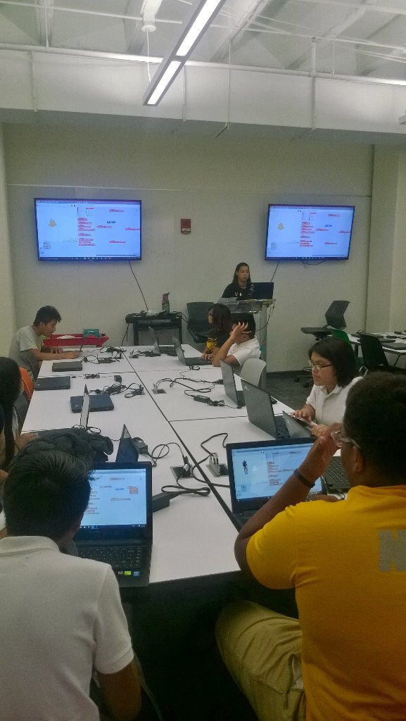 cordellcarterii's tweet photo. So glad to welcome back #innovators from @HustlinTigers #LearningPartnerships #Scratch #3D #Printing @gotechtown https://t.co/W7bQNc8GU3