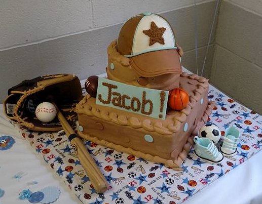 k_4nderson's tweet image. My mom made this. The hat is a cake/fondant and the little shoes are made with fondant... #howisthatpossible