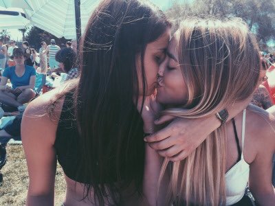 lesbian princess tweet media