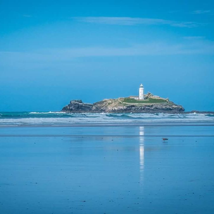 JohnBeardon's tweet photo. Love this place and the sun was just right for a bit of lighthouse reflection today #godre… https://t.co/xXftKpWB9N https://t.co/9NqGZixjYa