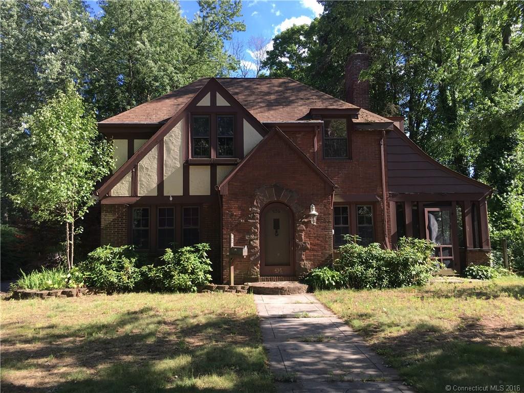 InnovProp's tweet image. Looking for an amazing tudor style home? This property features a total of 7 rooms, 3 bedrooms and 1/1 baths.