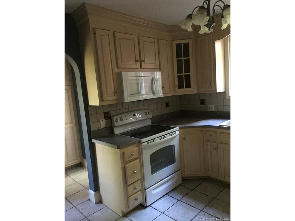 InnovProp's tweet image. Looking for an amazing tudor style home? This property features a total of 7 rooms, 3 bedrooms and 1/1 baths.