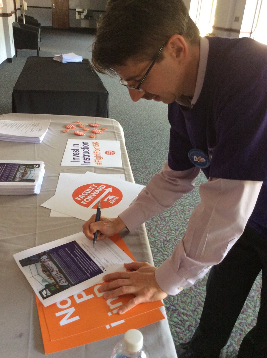 4CsSEIU1973's tweet photo. First Higher Ed Voter pledge card signed by @4CsSEIU1973 President Bonina #GOTVU #VoteHigher @FacultyForward https://t.co/SZ9292nAPz