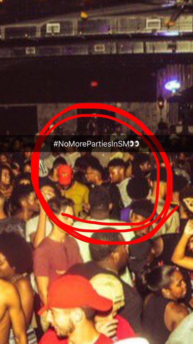 Aj_hoops_'s tweet photo. @JuicyJMaddox @BoyBlue__ #NoMorePartiesInSM πππ https://t.co/kuDjYK0fkU