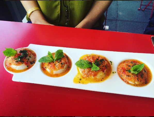 C_AliceResto's tweet photo. Our scallops looking particularly juicy here. Thanks for the #regram @londonkirsty! https://t.co/2B19FfH5BR