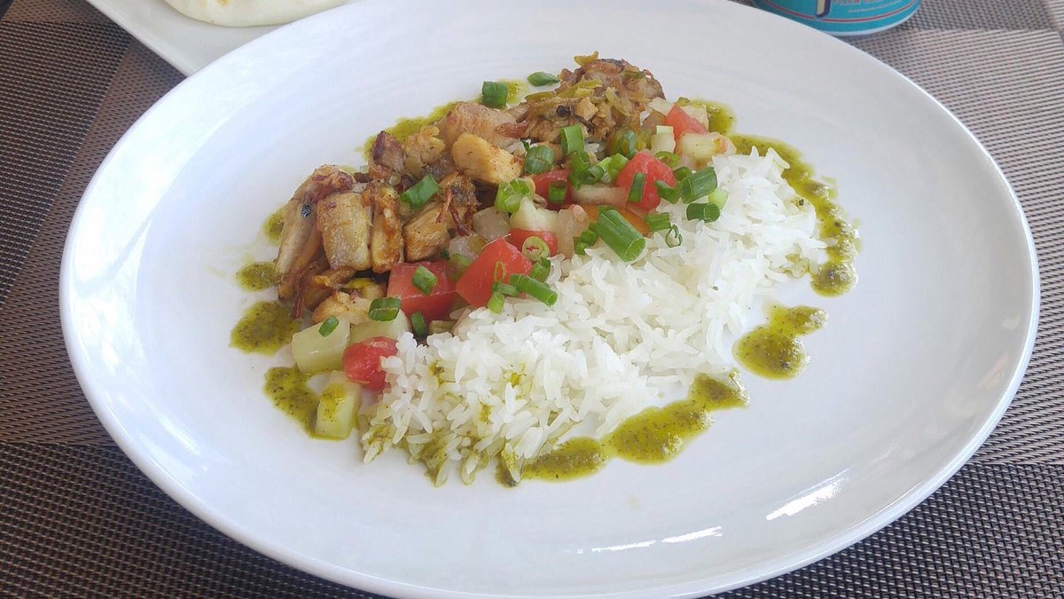 knoxkaizen's tweet image. Special today! Pork belly stir-fried with mushrooms &amp;amp; lemongrass served with a savory fruit salad &amp;amp; rice.