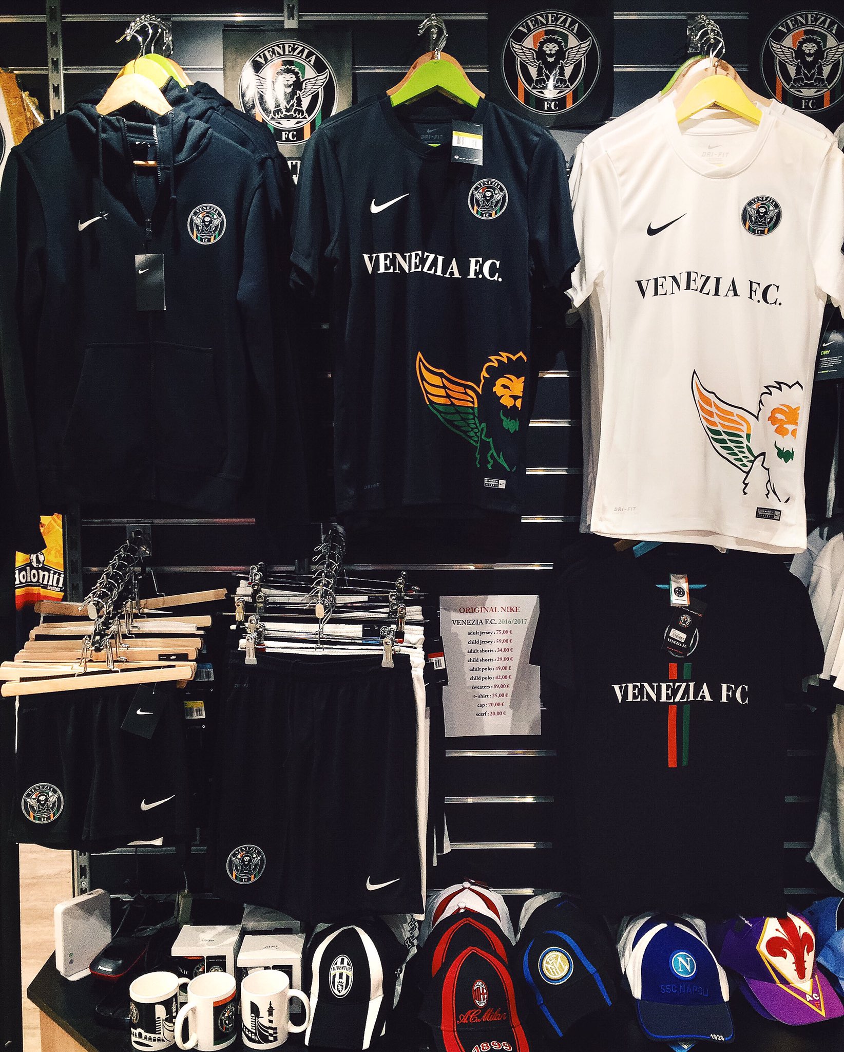 té excitación tortura Venezia FC on Twitter: "Looking to grab a jersey on your trip to Venice?  Head to Biancat e Doni for all your #VFC needs! https://t.co/6NtuOl1dnL" /  Twitter