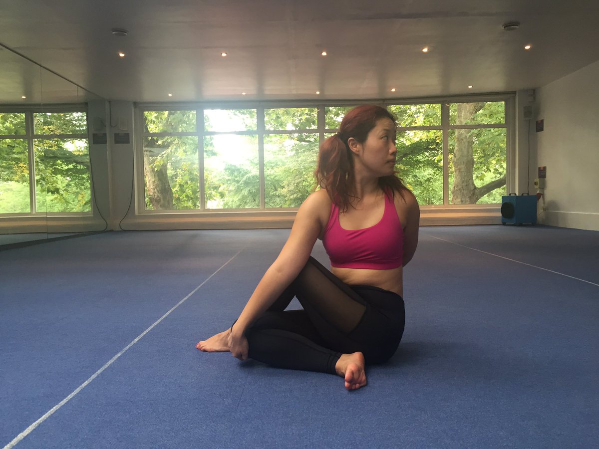 BodhiMeofficial's tweet image. Day 8 of my #30dayyogachallenge this morning ended with #spinaltwist. Thank you Liz &amp;amp; Amy @BYChotyoga! #Bikram #yoga