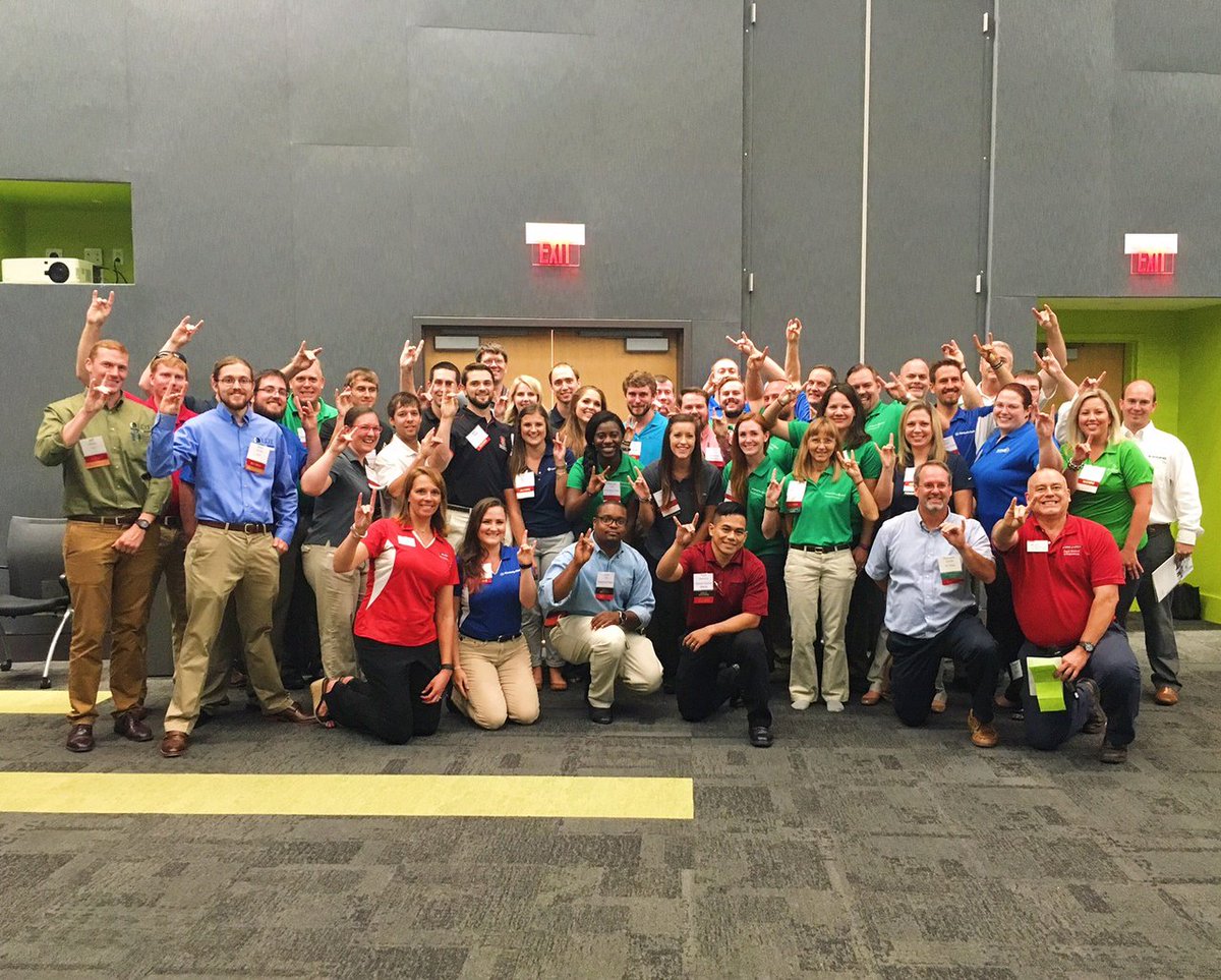 NCStateCNR's tweet photo. We loved seeing so many #PaperScienceEngineering alumni at the career fair last night. Y'all are awesome! #GoPack https://t.co/NcLvDRjpwu