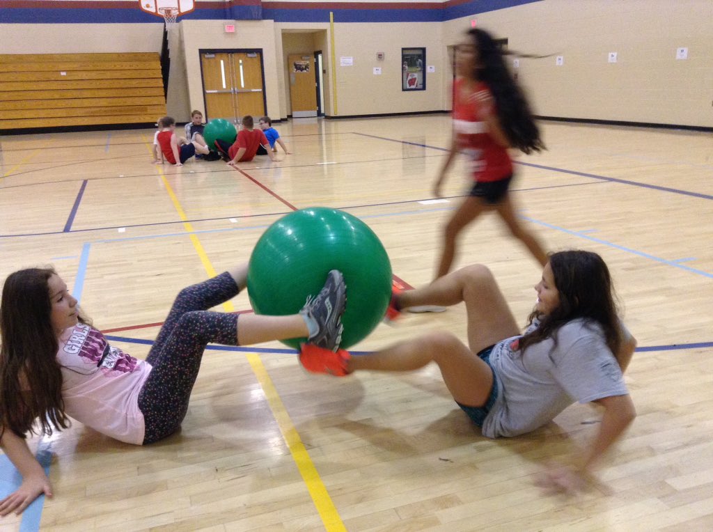 BrookwoodPE's tweet photo. Some great teamwork from 6th grade! #BMSmustangs https://t.co/N0ohx57FG9