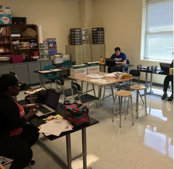 cschools's tweet image. Charlotte TFs hard at work preparing and getting ready for program launch at MLK and Quail Hollow! #CSBacktoSchool