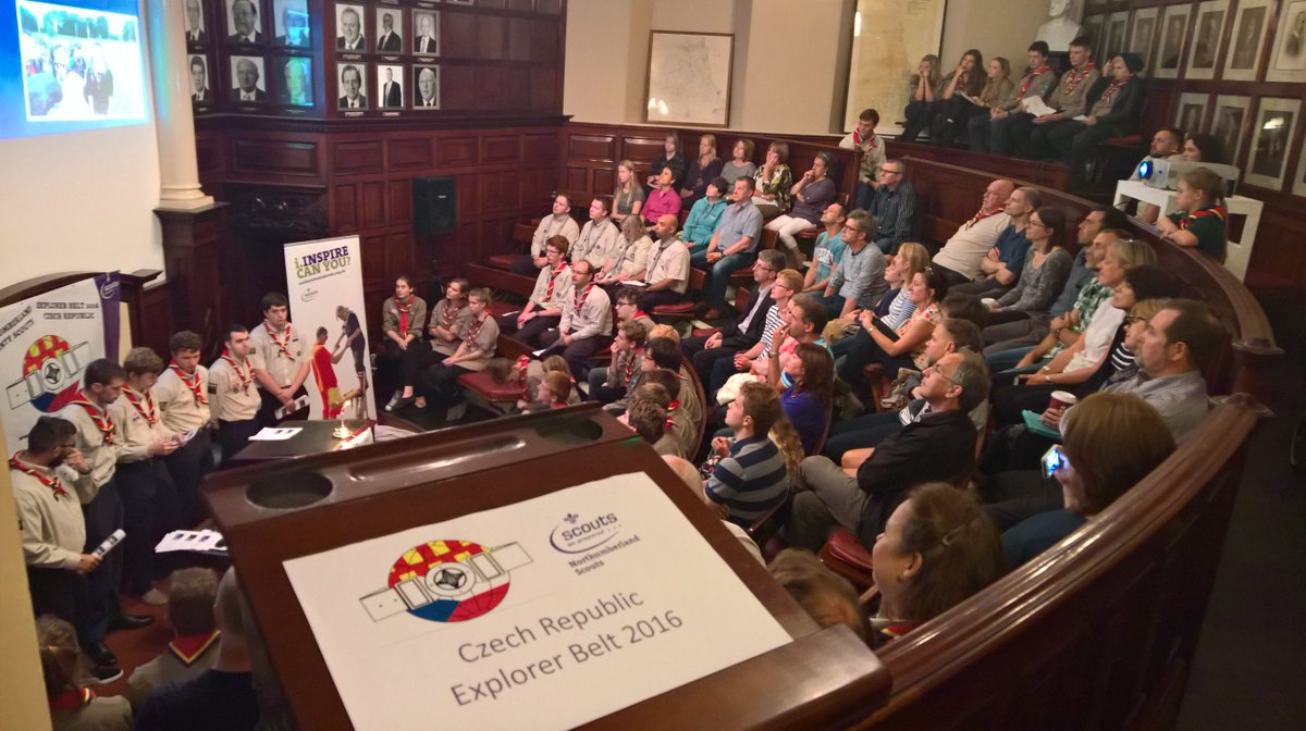 EBelt2016's tweet image. First up with their #explorerbelt presentation is Team Endeavour.