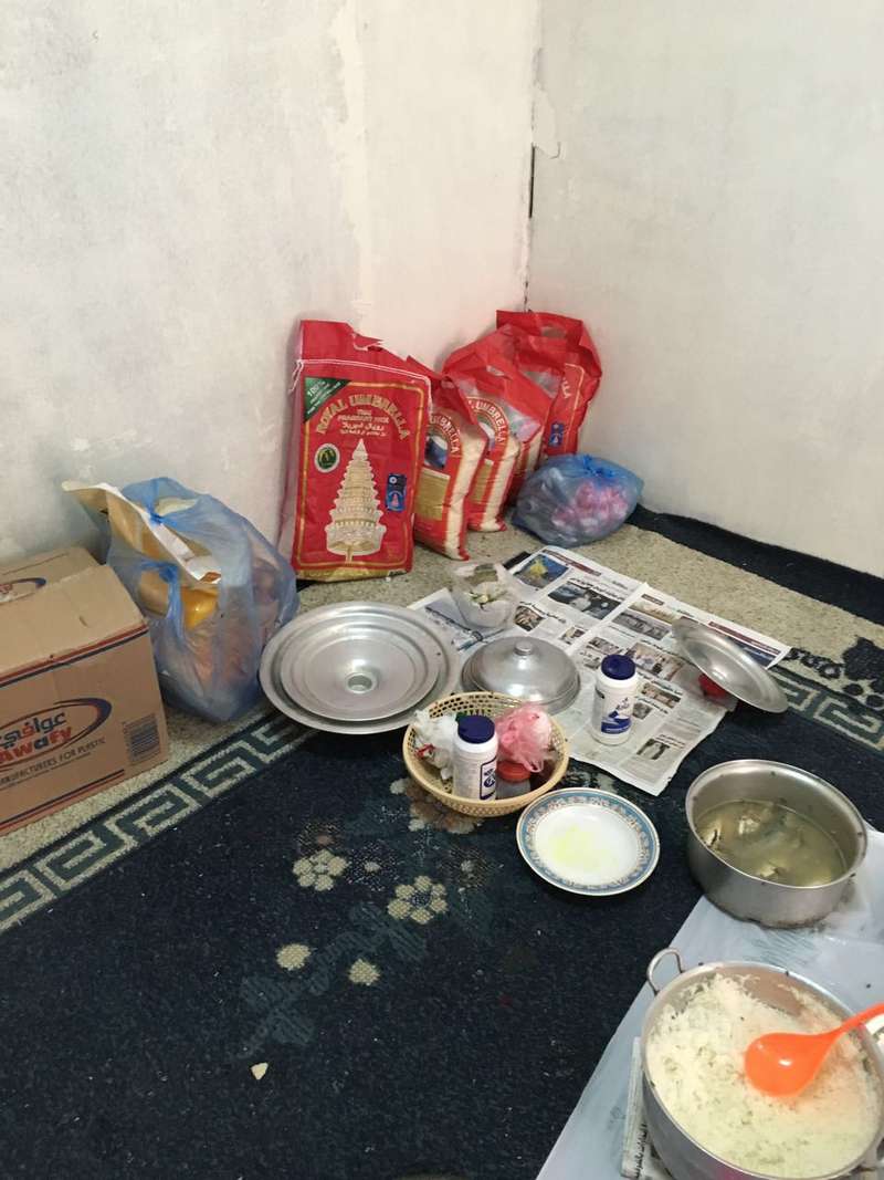 SaudiNews50's tweet photo. بلدية العزيزية بمكة تغلق مطعما عشوائيا يقدم لحوما وأطعمة فاسدة للحجاج..
وتؤكد: سنزيل كل ما سيعرض صحة الحجاج للخطر

- https://t.co/TL44ZCaJhY