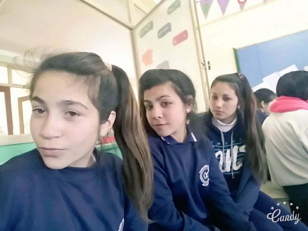 MiliiMorales_14's tweet photo. Una 📷 con #Camii y #Gabii
#Expoooo
@CamilaCh_01 https://t.co/74RoDZIG5Z