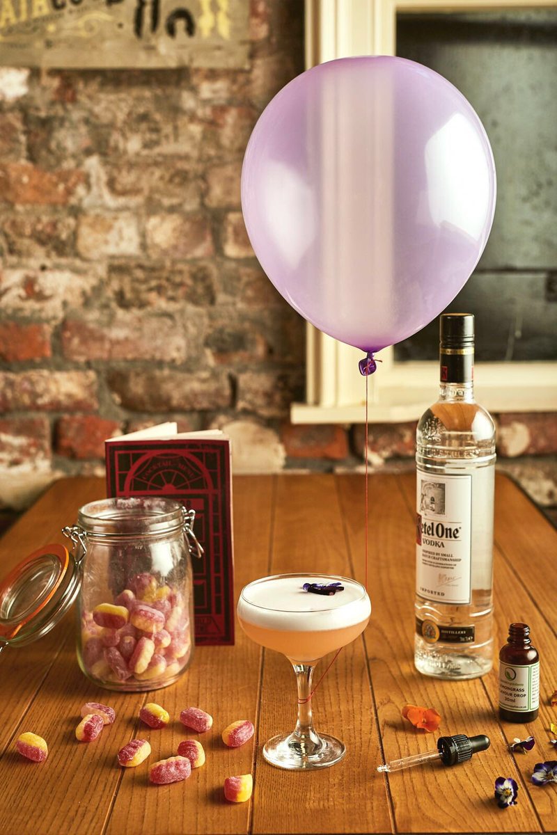 RedDoorLpool's tweet photo. WIN//
Fancy winning a round of FREE The One With The Balloon cocktails you +3?
FOLLOW &amp; RT, winner picked tomorrow🎈🍸 https://t.co/hZ5zXqUhxO