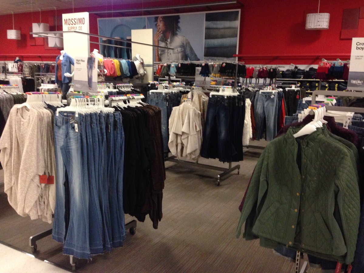 Mjloneranger's tweet photo. My Cold Weather Shop is finished #winter #target #targetstyle #vmtl #trend #gloves  @target @targetstyle #chiily https://t.co/EniHceNjqM