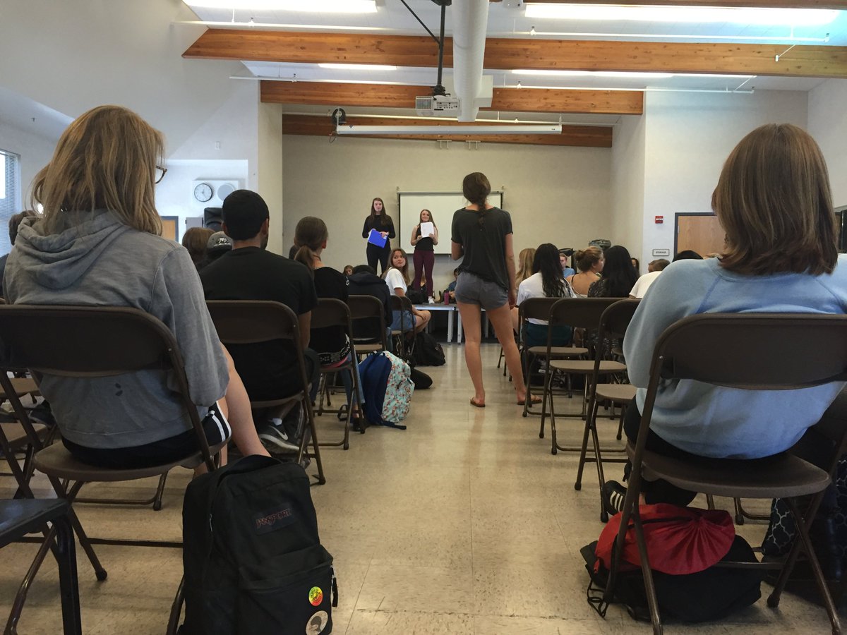 lgship's tweet photo. LGHS clubs take on the first club meeting of the year! #golgcats @LosGatosHigh @josiedespars https://t.co/iQjDzK6Eqs