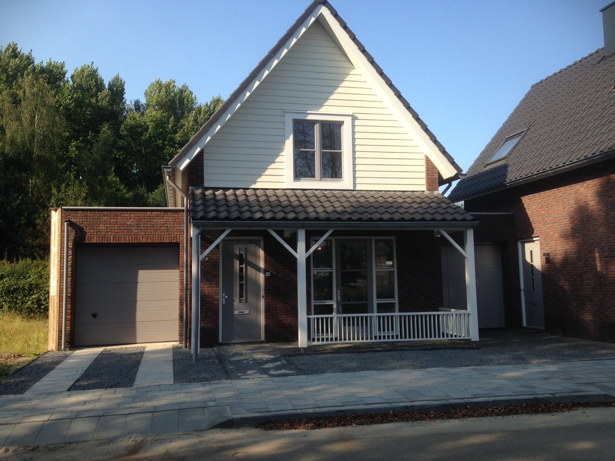 Briegit's tweet photo. Direct beschikbaar: prachtige bungalow met sfeervolle veranda #deBuitenhagen #Schijndel @BAMWonen @inspiringspace https://t.co/ZYi6pZKl8l