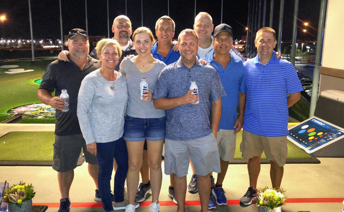 ULCardsFan2321's tweet photo. Fun night with @MatandySteel  teammates at Topgolf! #MatandySteel #SalesTeam #BigAugust #Work? https://t.co/Plc8F0PZxA