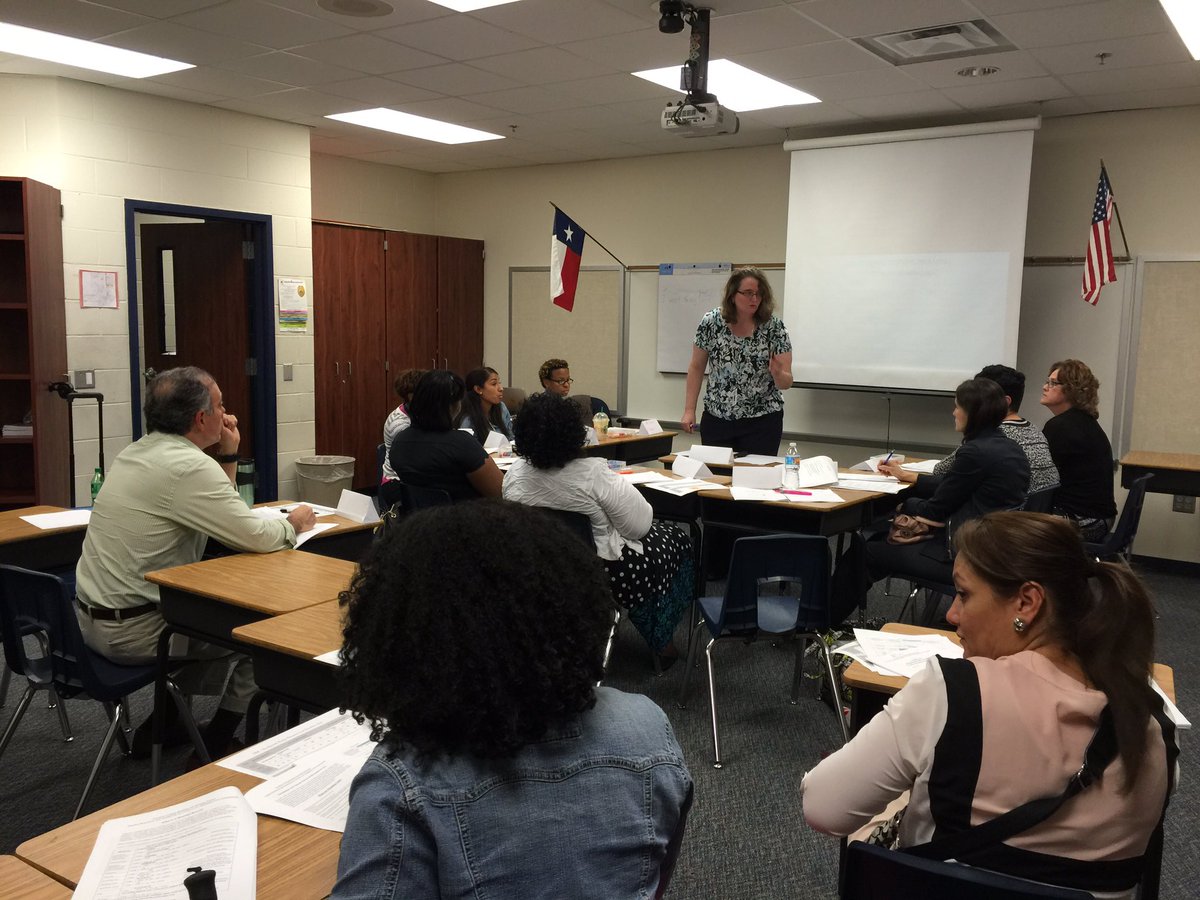 MrsAguirreAP's tweet photo. Great things: Running Records for 4th & 5th @TCRWP #sisdliteracy #iamspring #springprogress2016 https://t.co/1GJBMA71Re