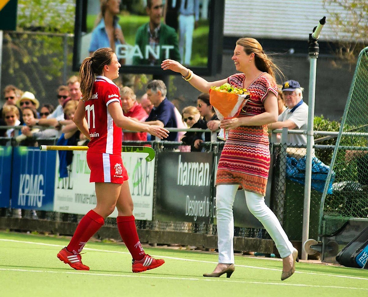 Throw back to my last game for Kampong in the Hoofdklasse 2013 and wiping off some sweat #nottears 😅 #goodmemories