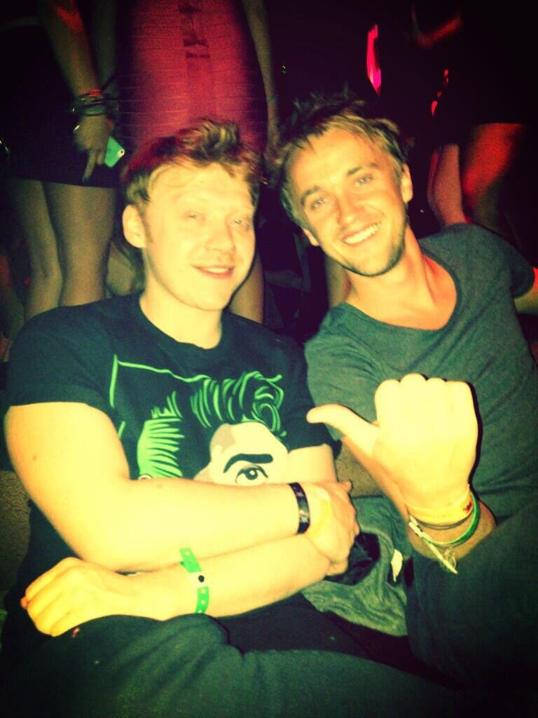 DRACOHPOTTER's tweet photo. Thomas + Rupert
- in love
- Tom loves Ron Rupert loves Draco
- #tupert for the win
- they're so close BROTP
- hot https://t.co/NbHiNJE2KC
