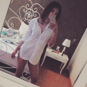 club_dat's tweet image. Invite you to join 👅Thanh Nhi👅&apos;s streaming on #BIGOLIVE &amp;gt; vào 8 đê. Join now!  web.live.bigo.sg/2108017947_184…