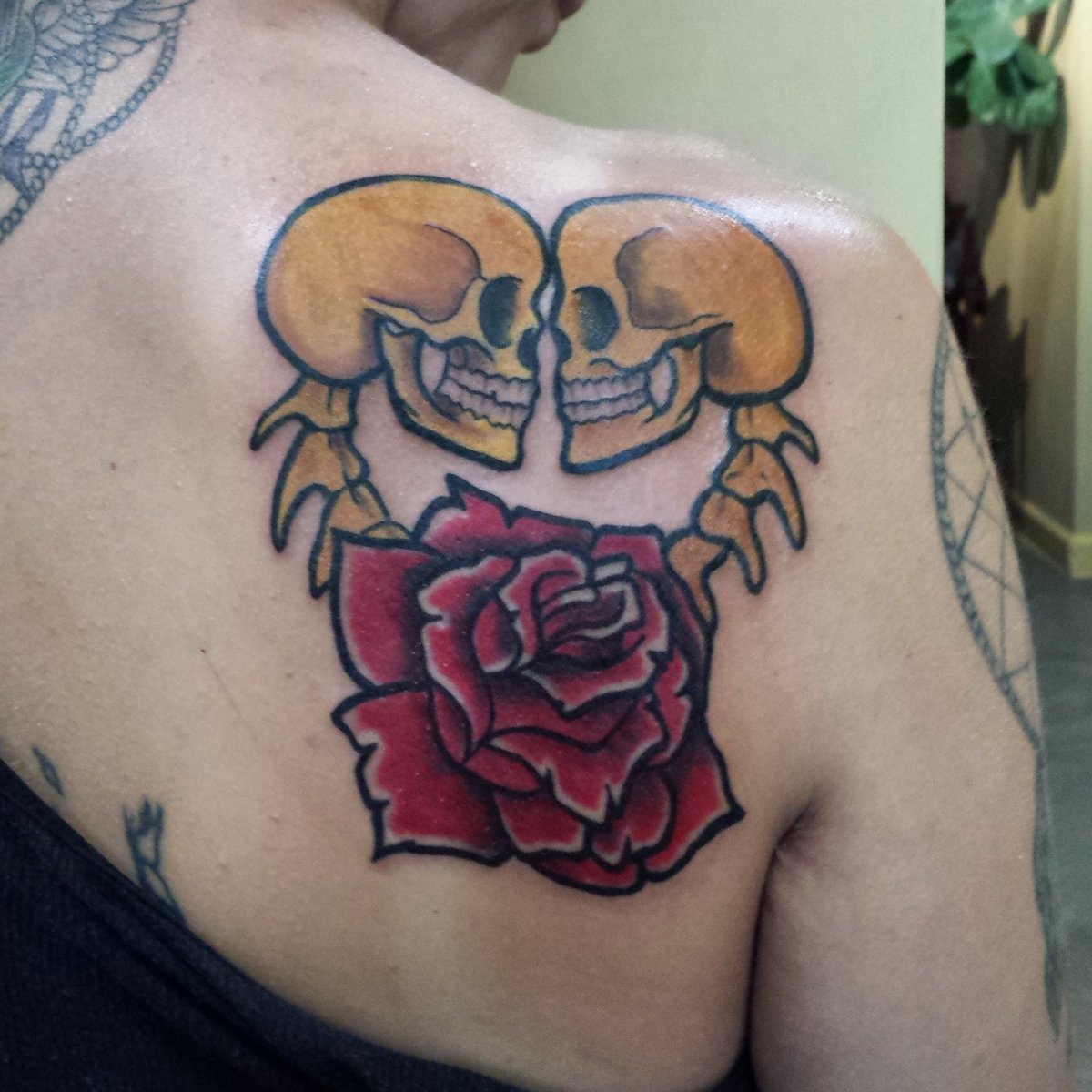 marcelbritten's tweet photo. #tattoo #sandiego #holyturtle #skulls https://t.co/HiBpMoQqVv