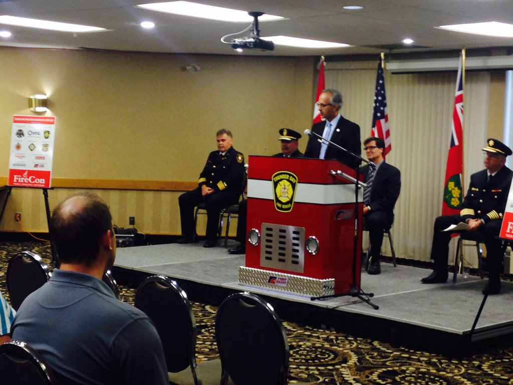 FireinCanada's tweet image. OFMEM's Al Suleman welcomes delegates to #FireCon2016; OFMEM update during  tomorrow's proceedings.