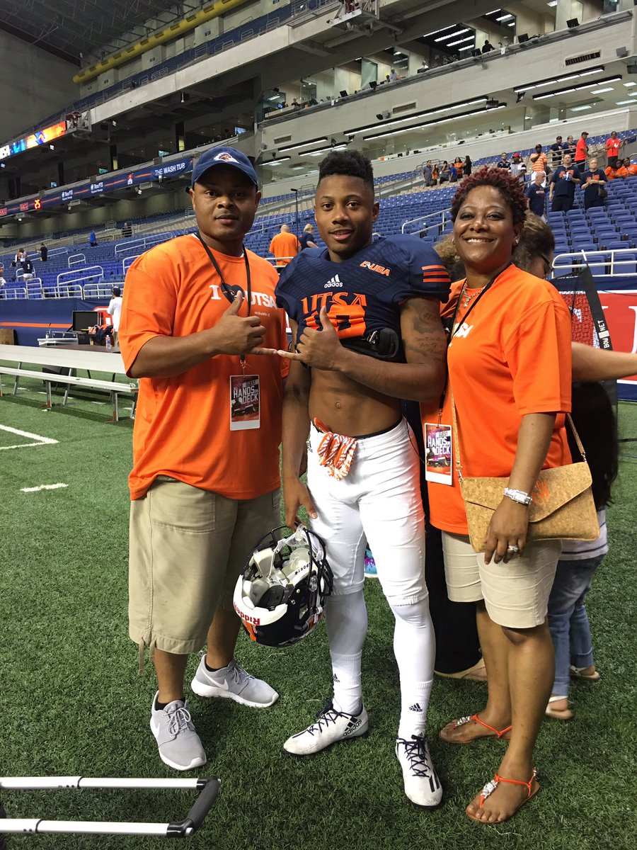 KirkMJohnson7's tweet photo. And They Ask Me Who I Do It For Why I Shine Why I Grind The Way I Do https://t.co/rpCjJcZbSI
